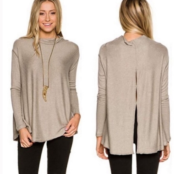 lover rib split back pullover
